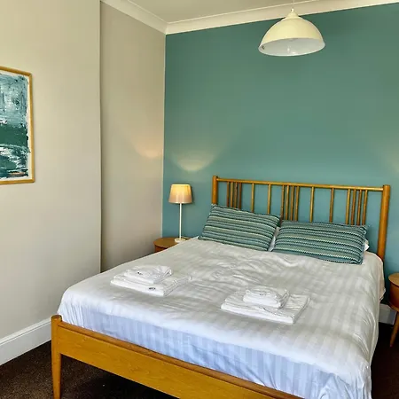 Hotel St George's