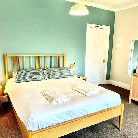 Hotel St George's